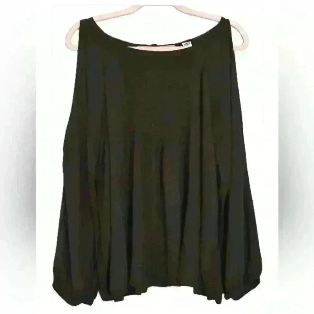 Old Navy Cold Shoulder Black Top (248)